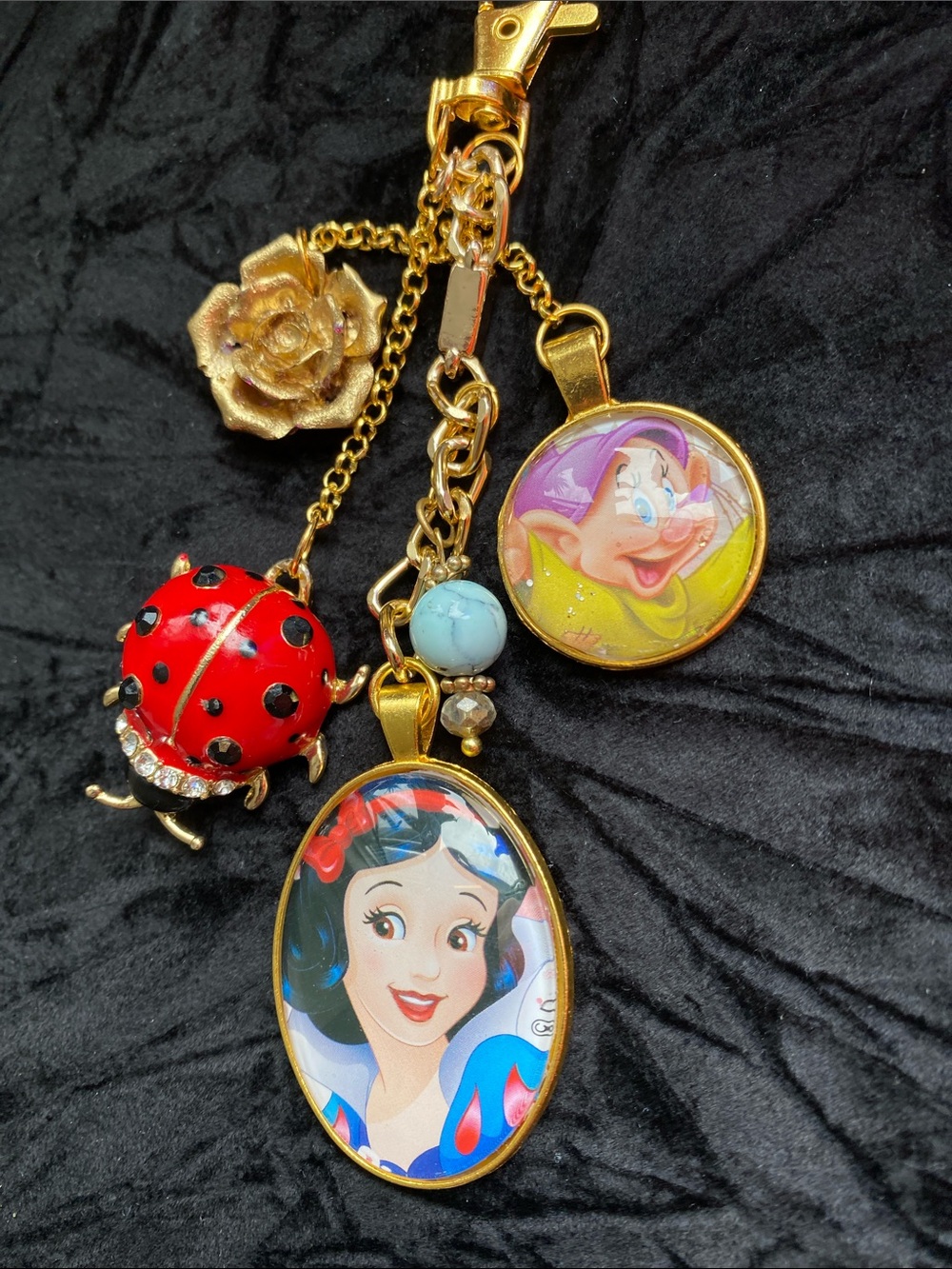 PURSE CHARM HANDBAG KEY RING SNOW White and Dopey Bag with Red Ladybug